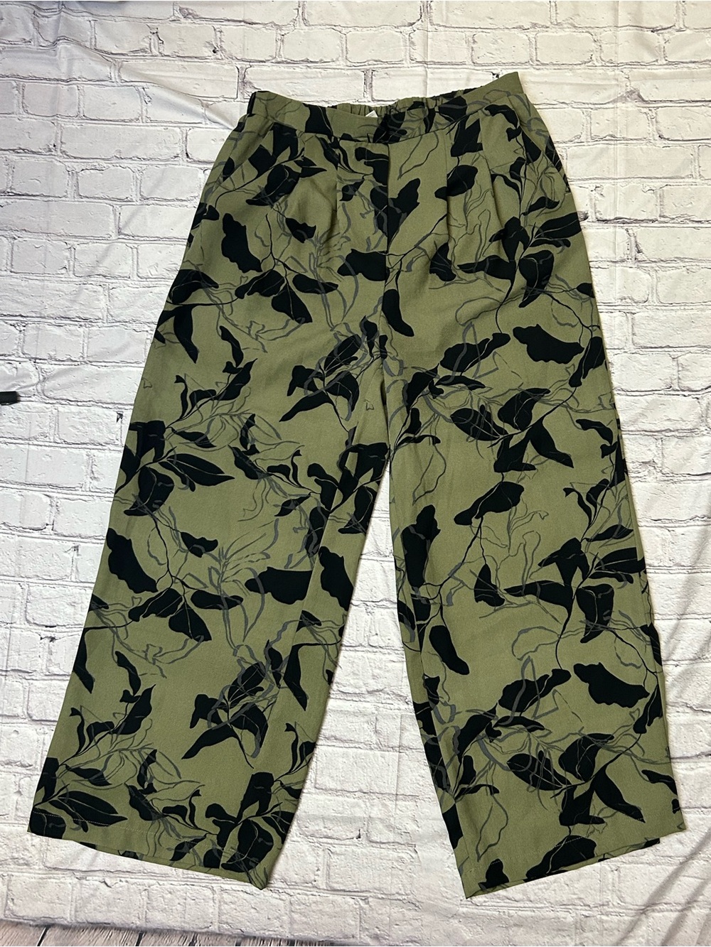 Nordstrom Olive Green and Black Printed Wide-Leg Chinos